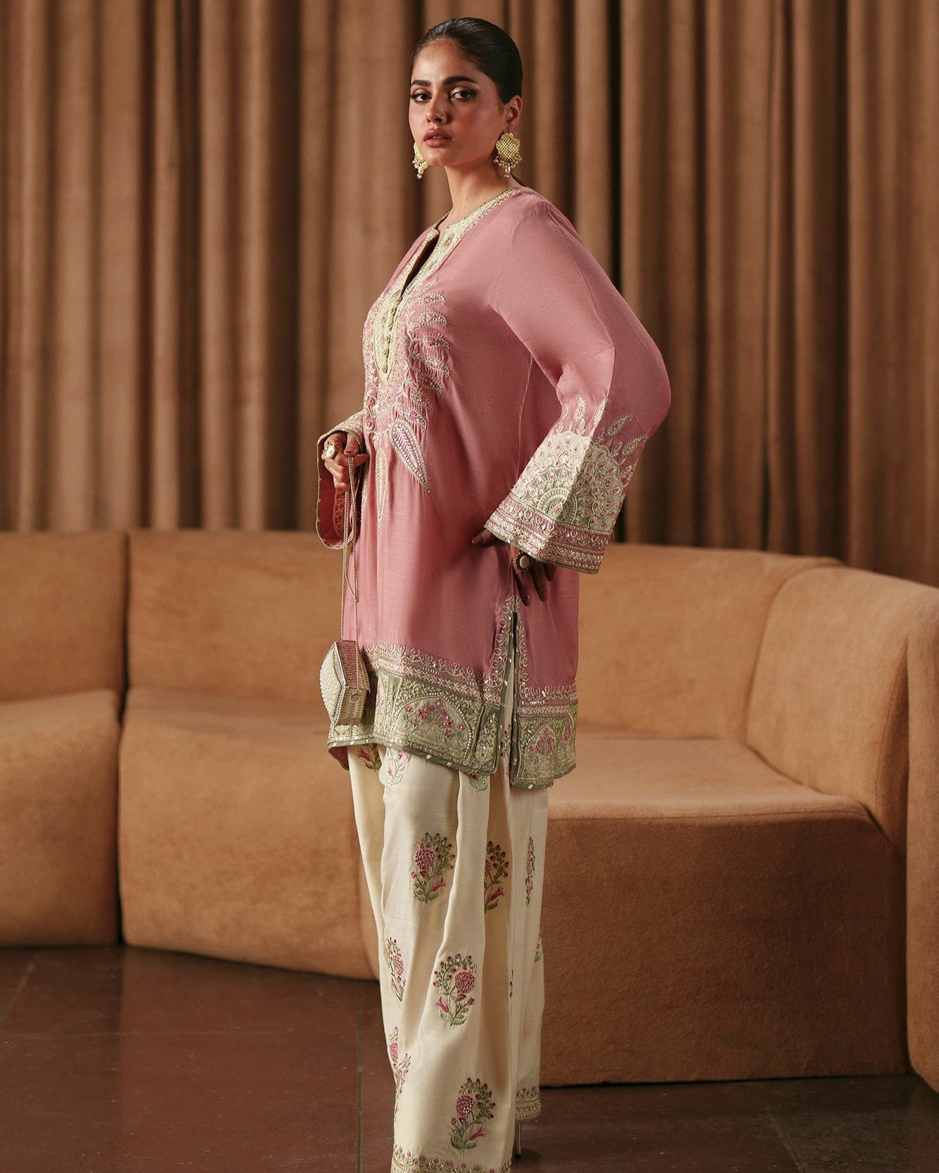 AR 4133 Pink