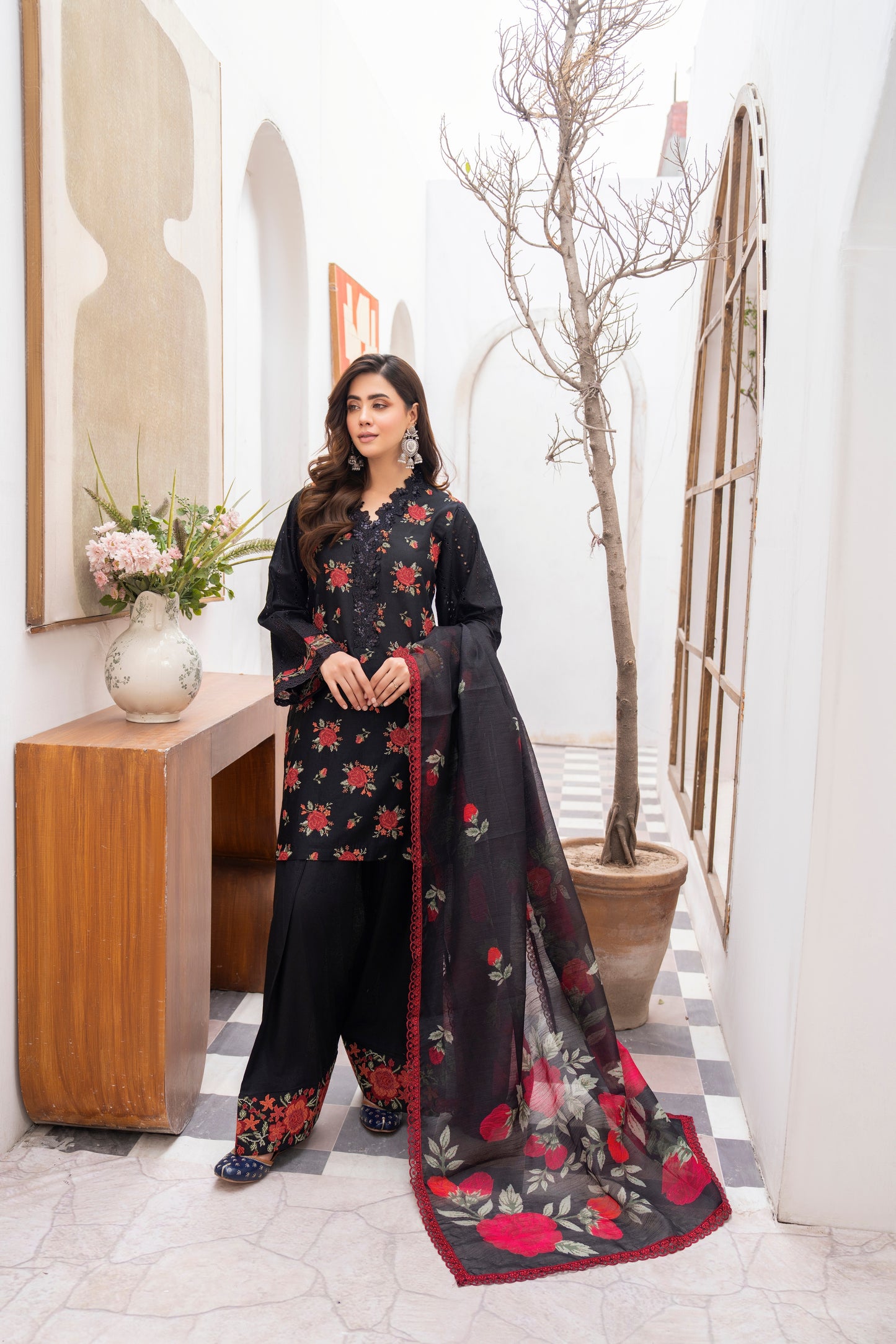 Karma Cross Stitch 1475 Black Red