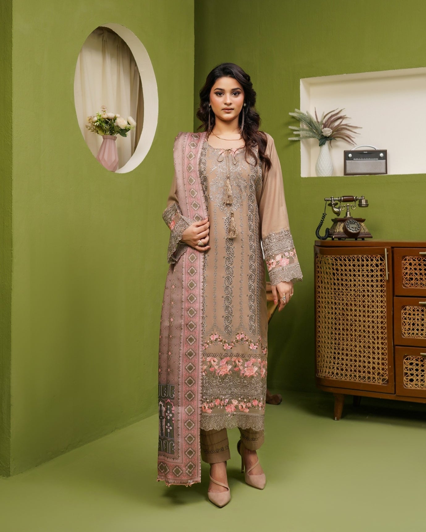 Munira 7 Chic Dhanak Camel Brown