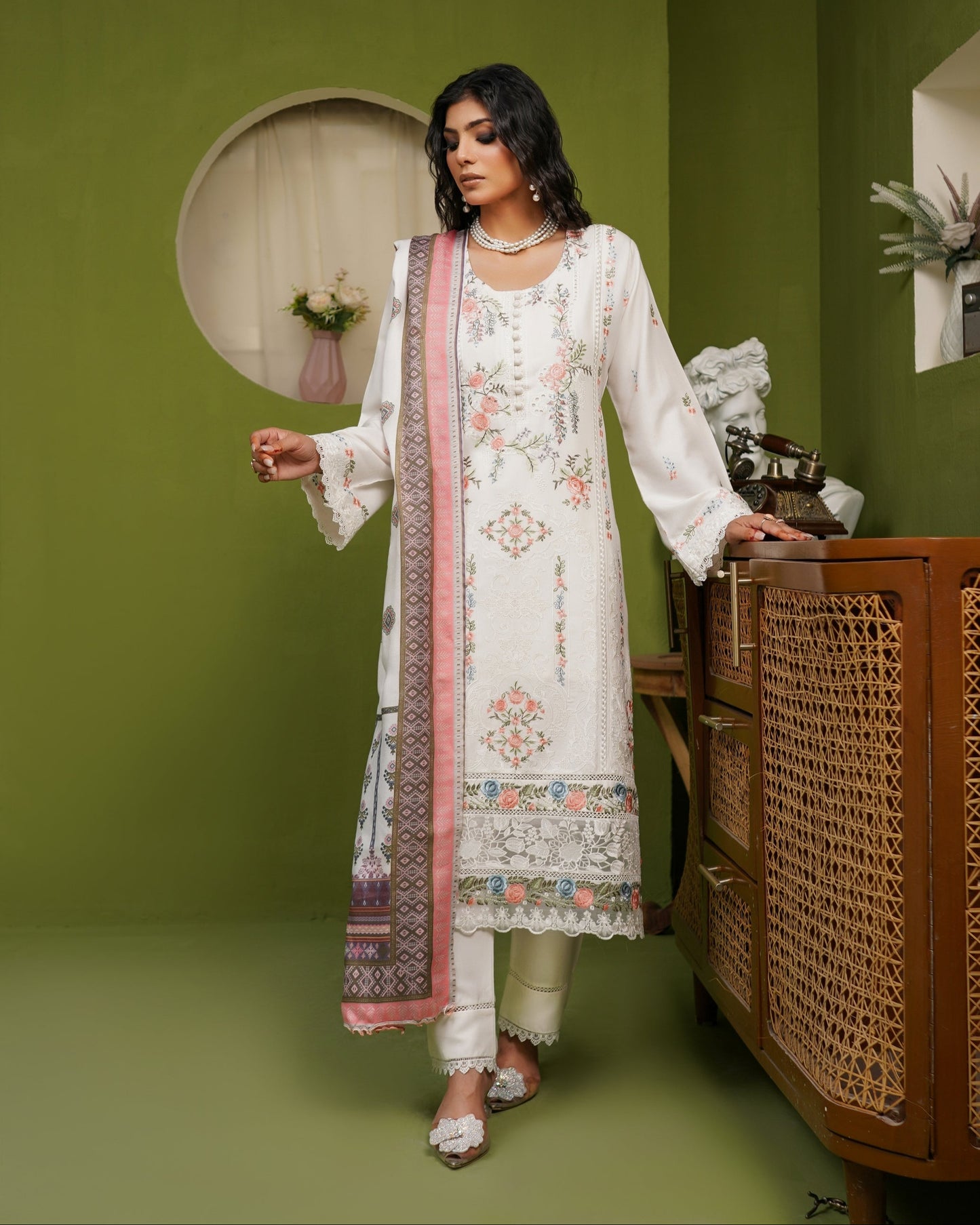 Munira 7 Chic Dhanak Off White