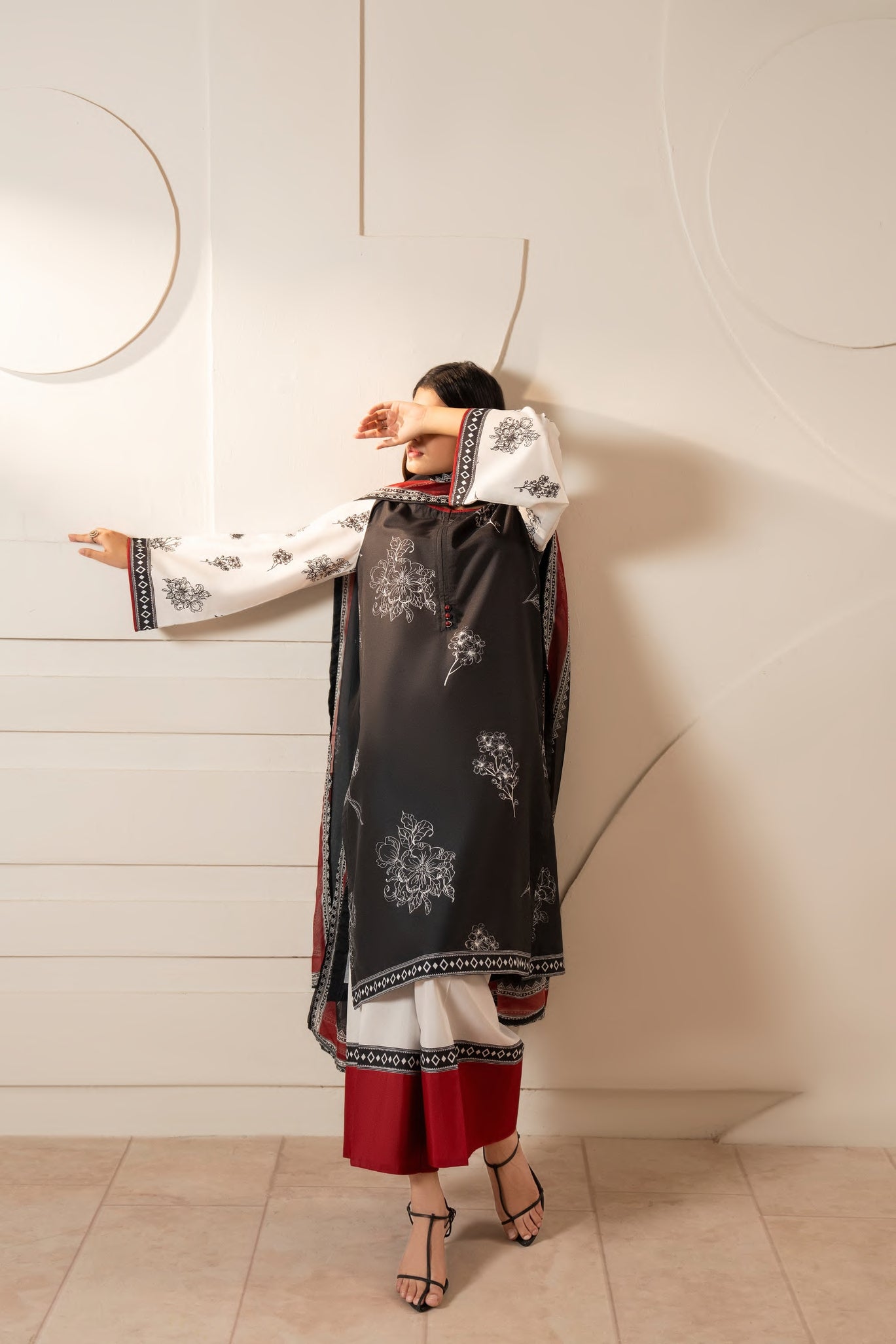 Gul-e-Jana Mono Chrome Muse