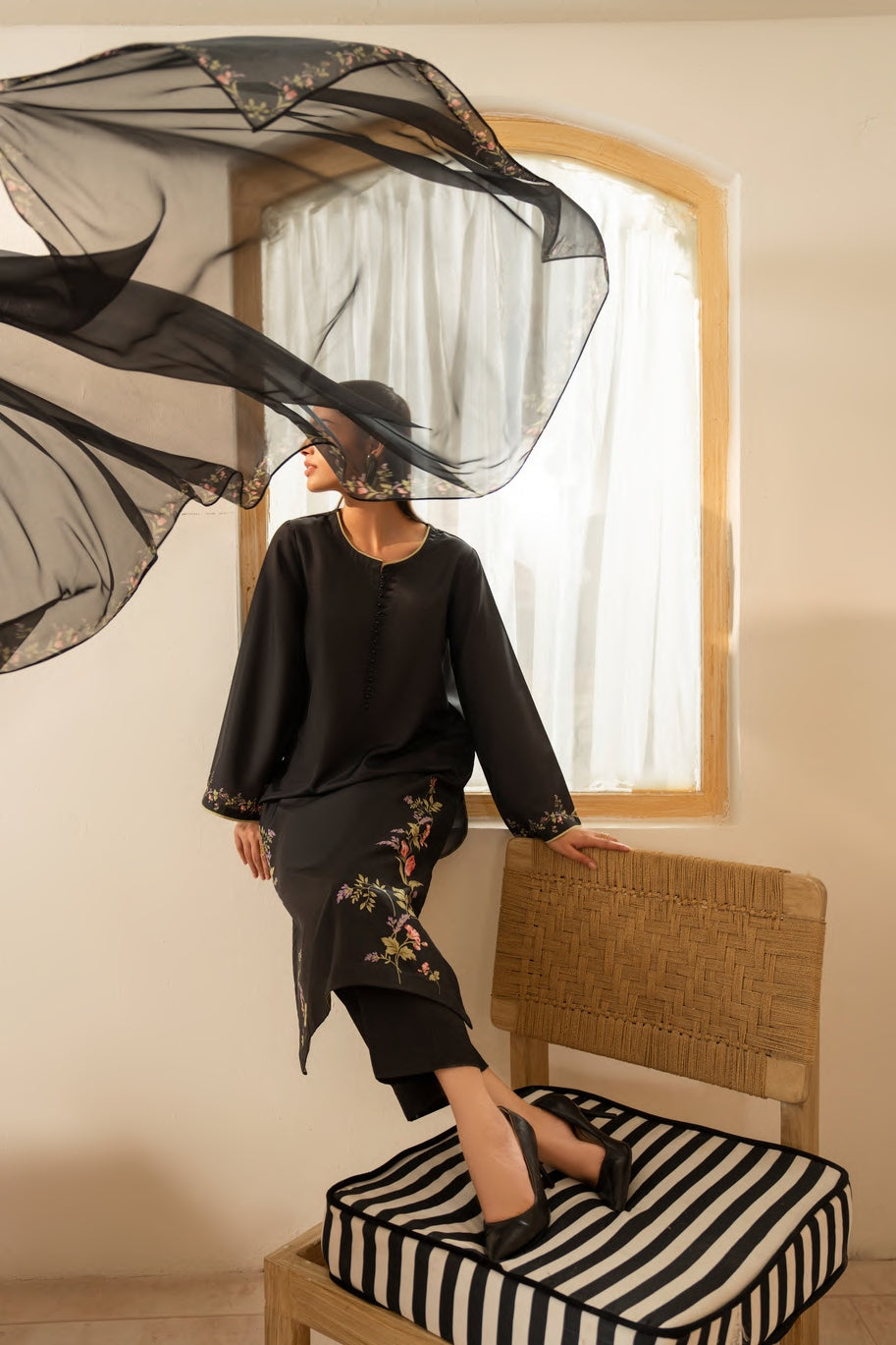 Gul-e-Jana Noir Garden