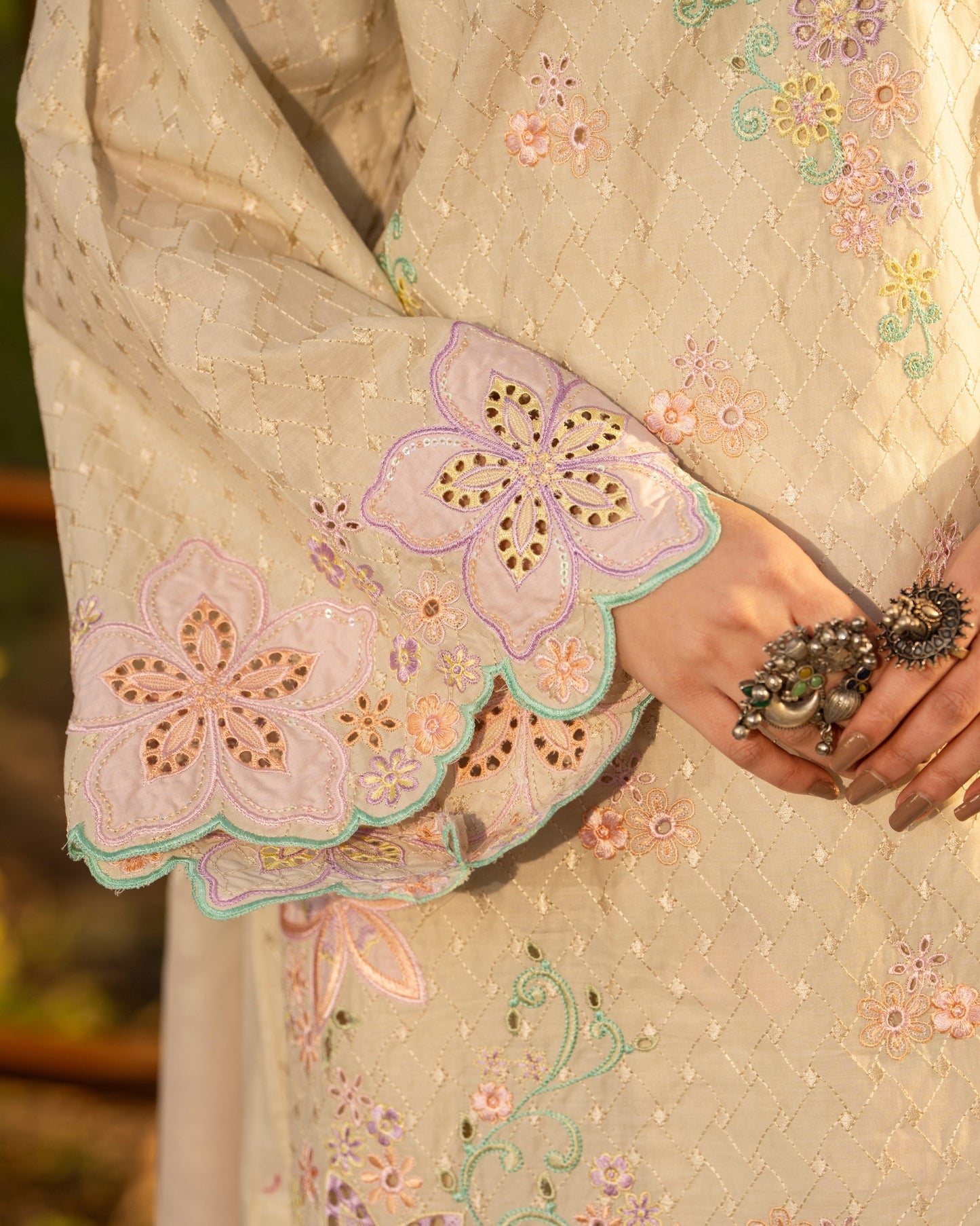 Karma Haya 1545 Egg Shell