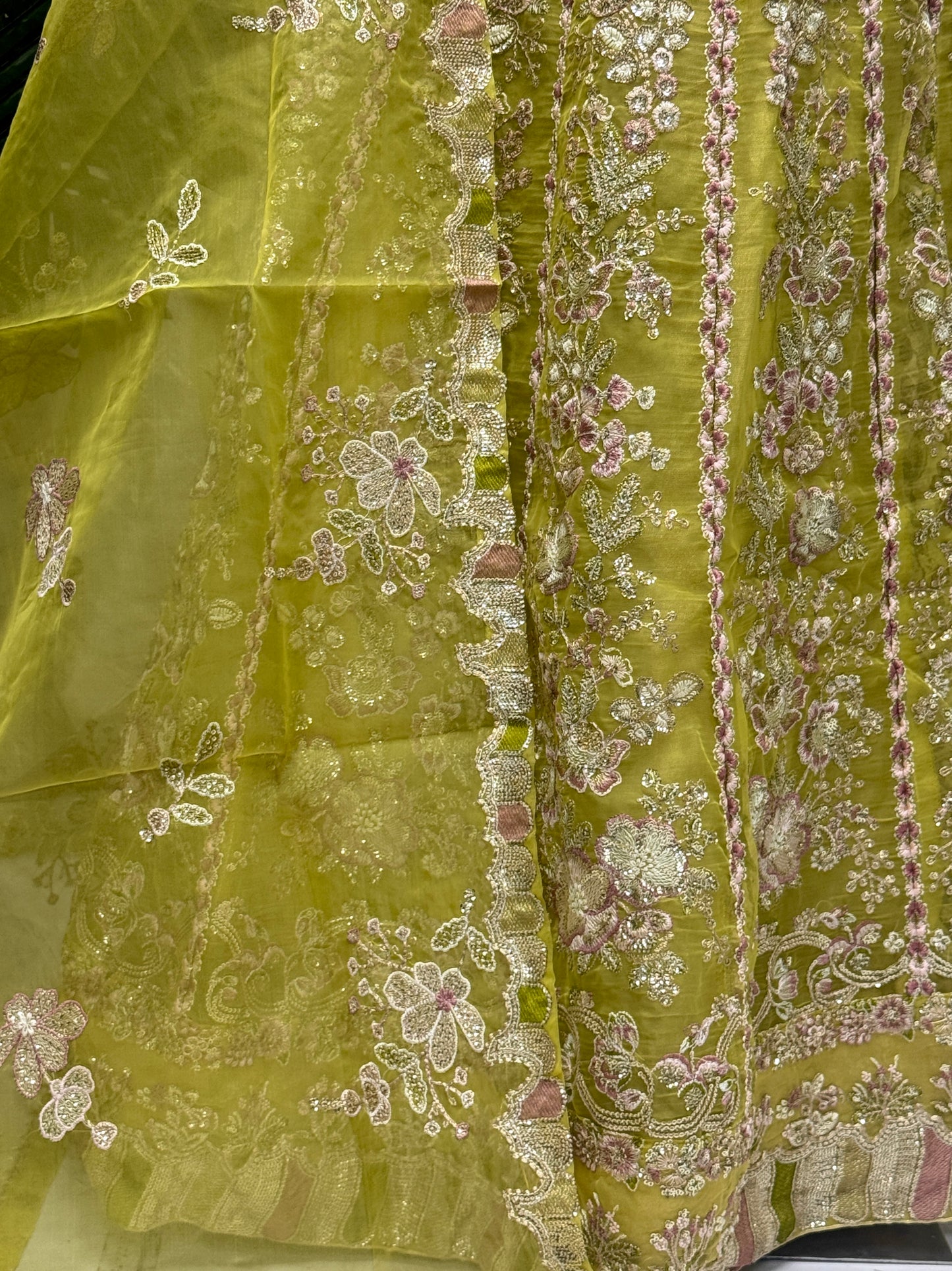 Noor-e-Bahar FG 166 MehndI