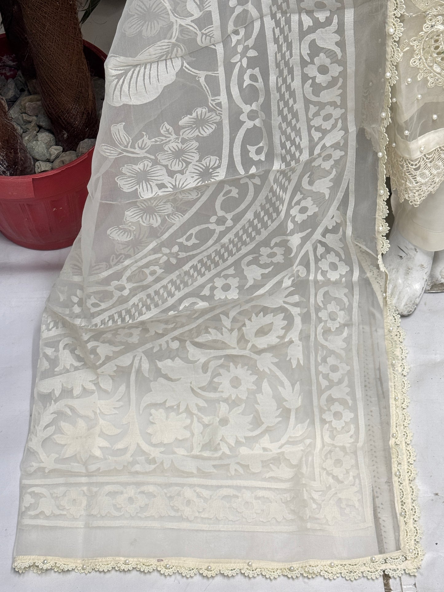 Chantilly Charm Cream