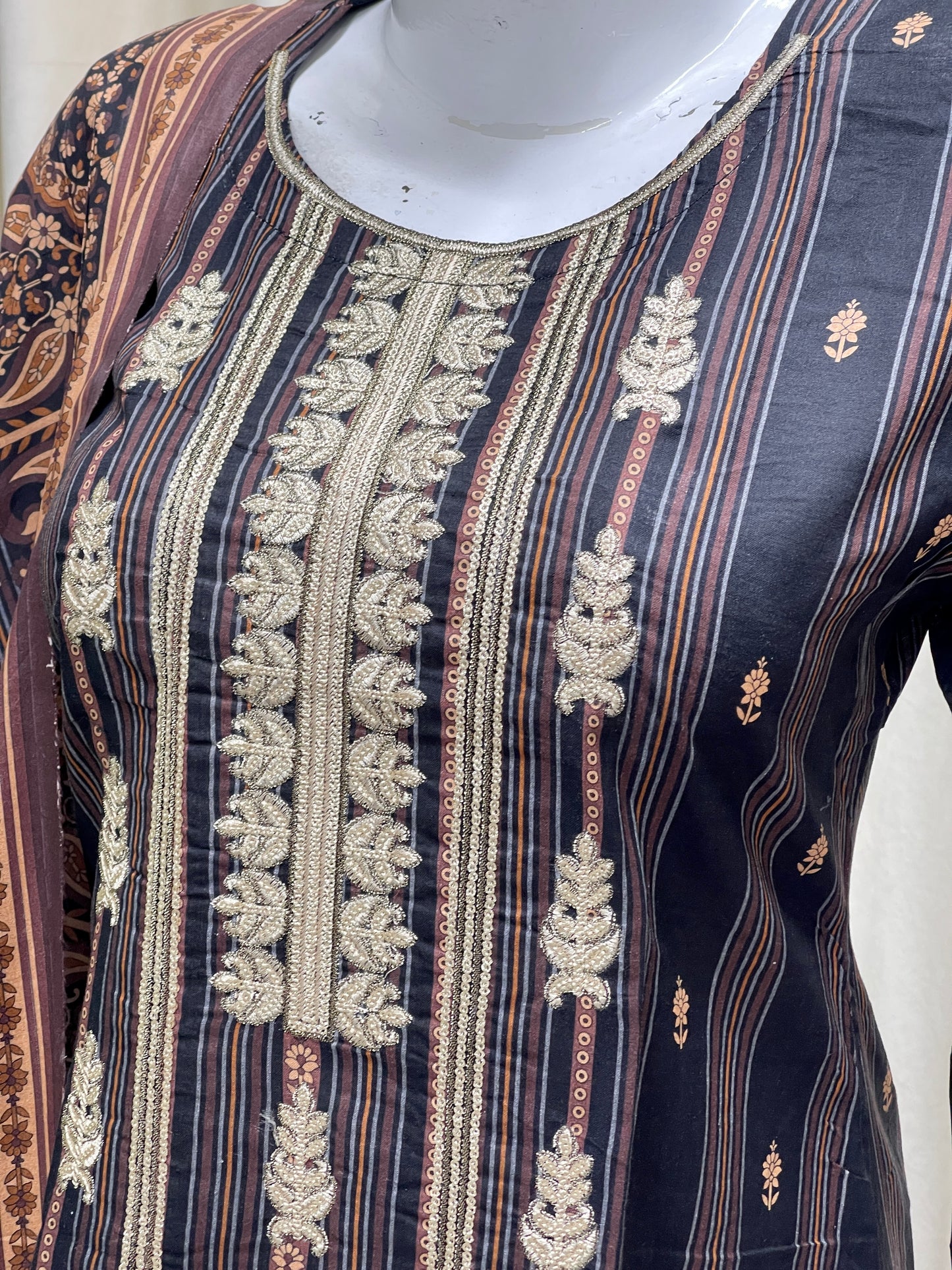 HM Lawn - Lawn Dupatta 231 Black