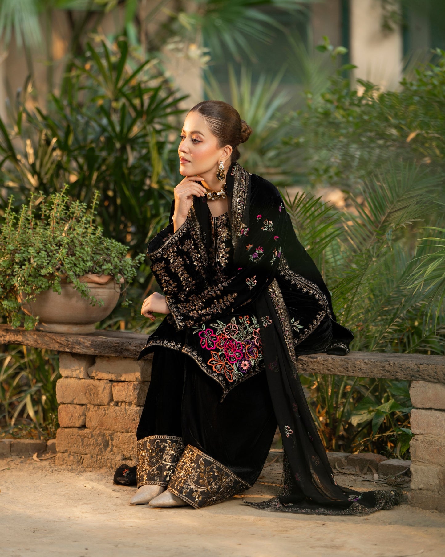 Karma Sehar Velvet 490 Pitch Black