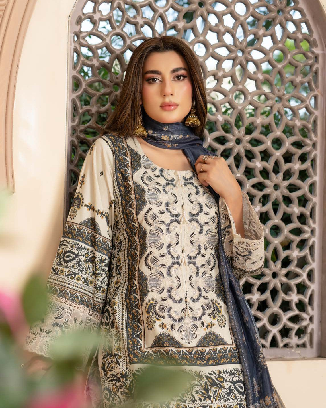 Munira Khwahish 02 Cream