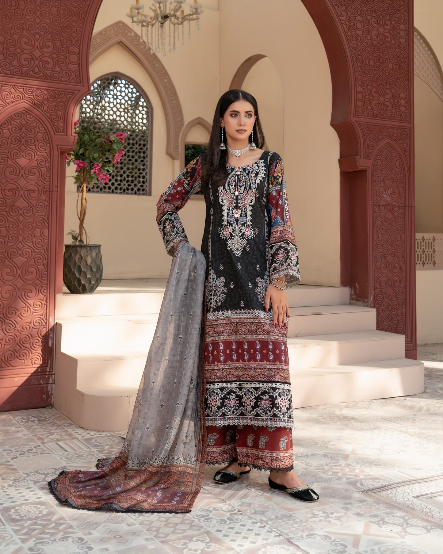 Munira Khwahish 04 Black