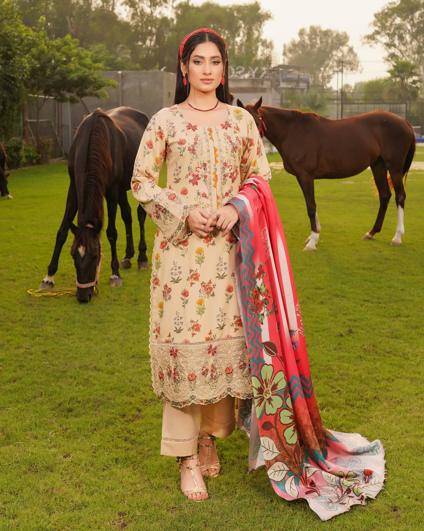 Munira Rangbahar Dhanak 02 Cream