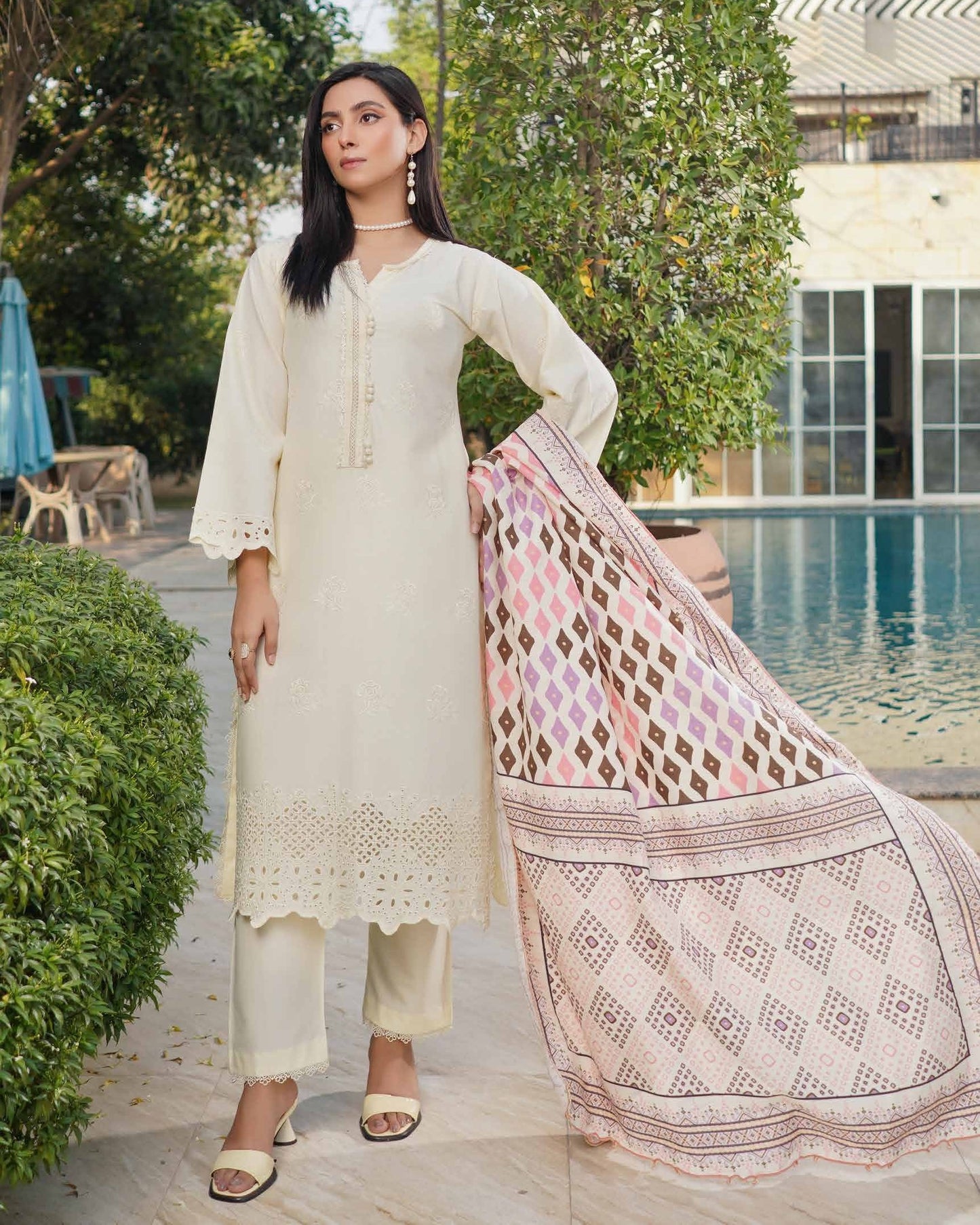 Munira Maan Dhanak MSL 06 Cream