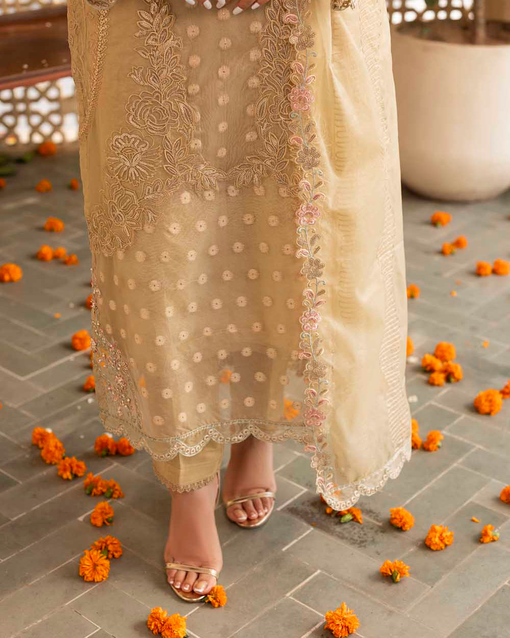 Baat Pakki ZR 2546 Silk Stone
