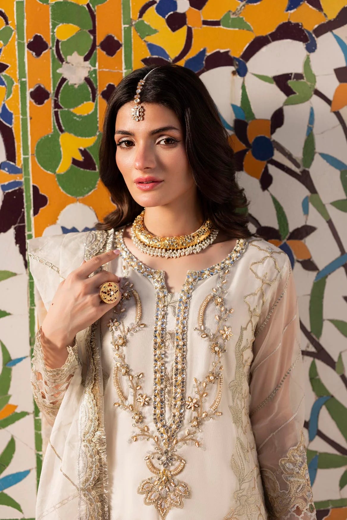 Noor Mahal ZR 2554 White