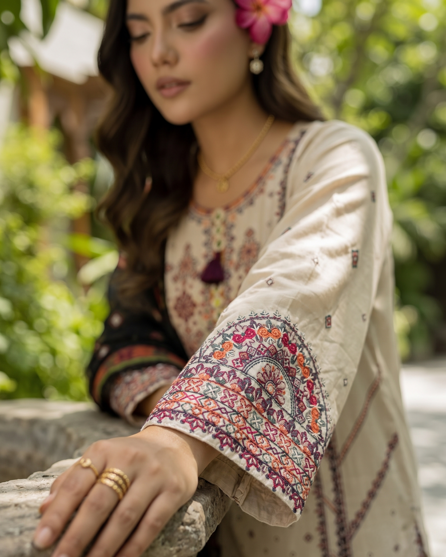The Heirloom Edit White