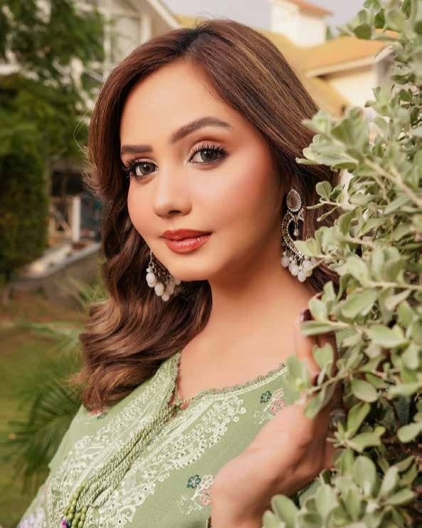 Munira Riwayat Dhanak MSL 05 Parrot Green