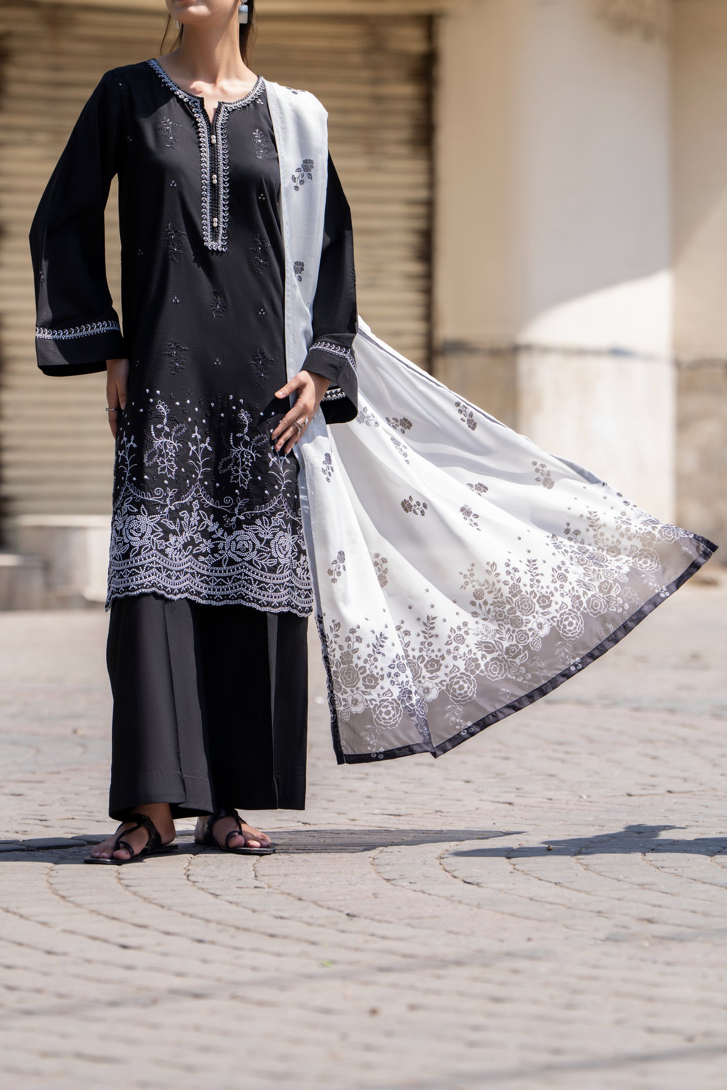 Mono Chrome Charcoal