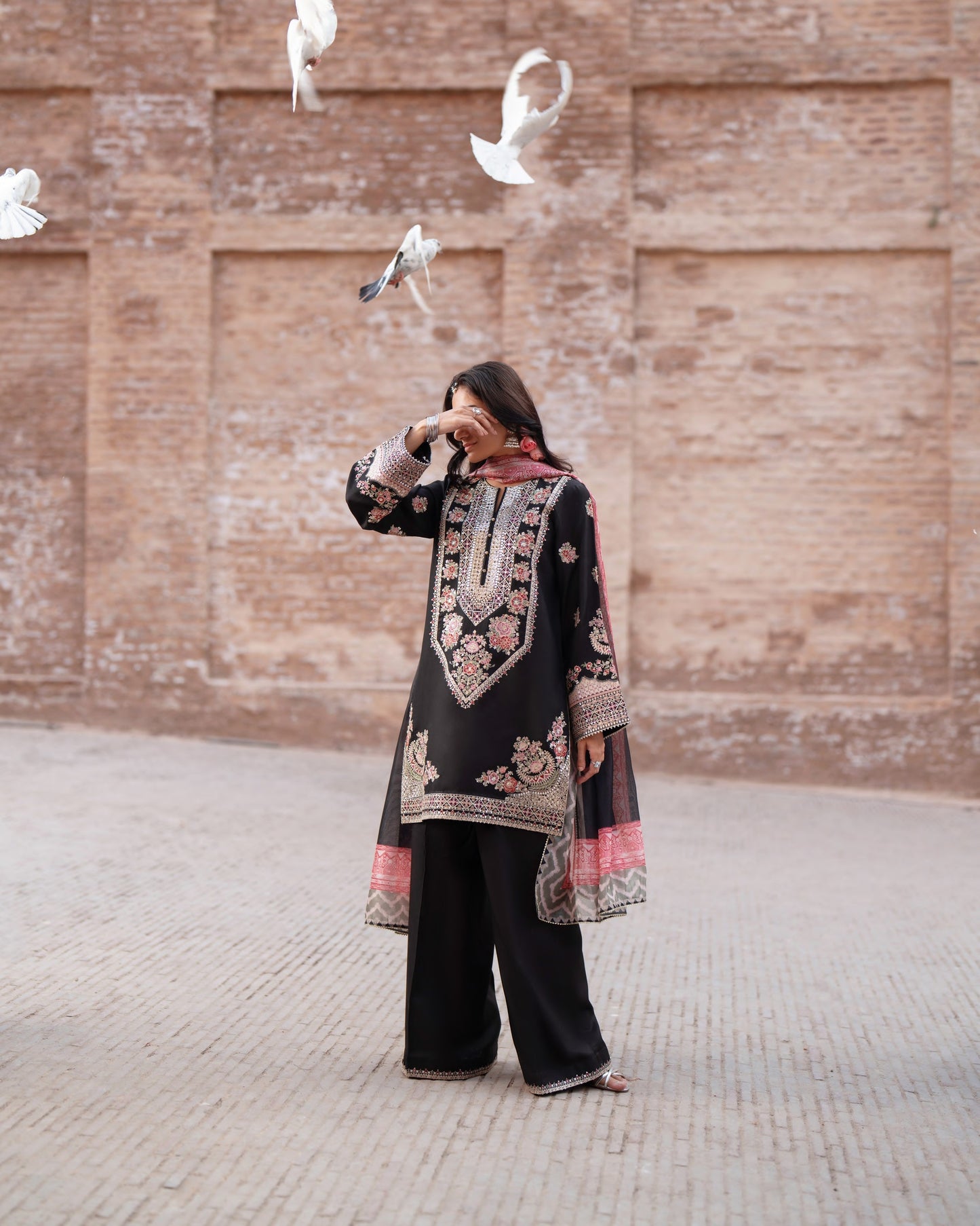 Darbar Gulkaar Black