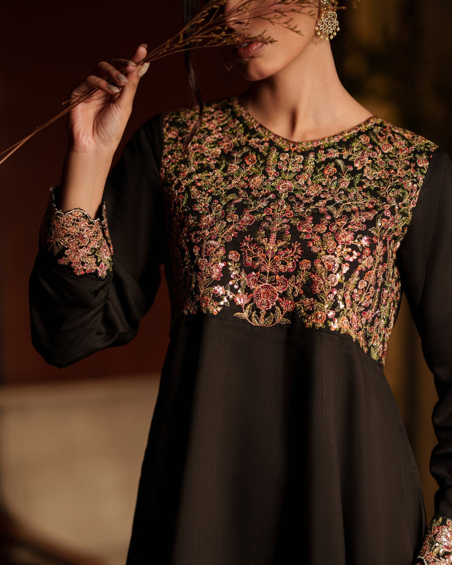 Elara Luxury Classic Black