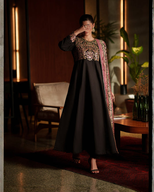 Elara Luxury Classic Black