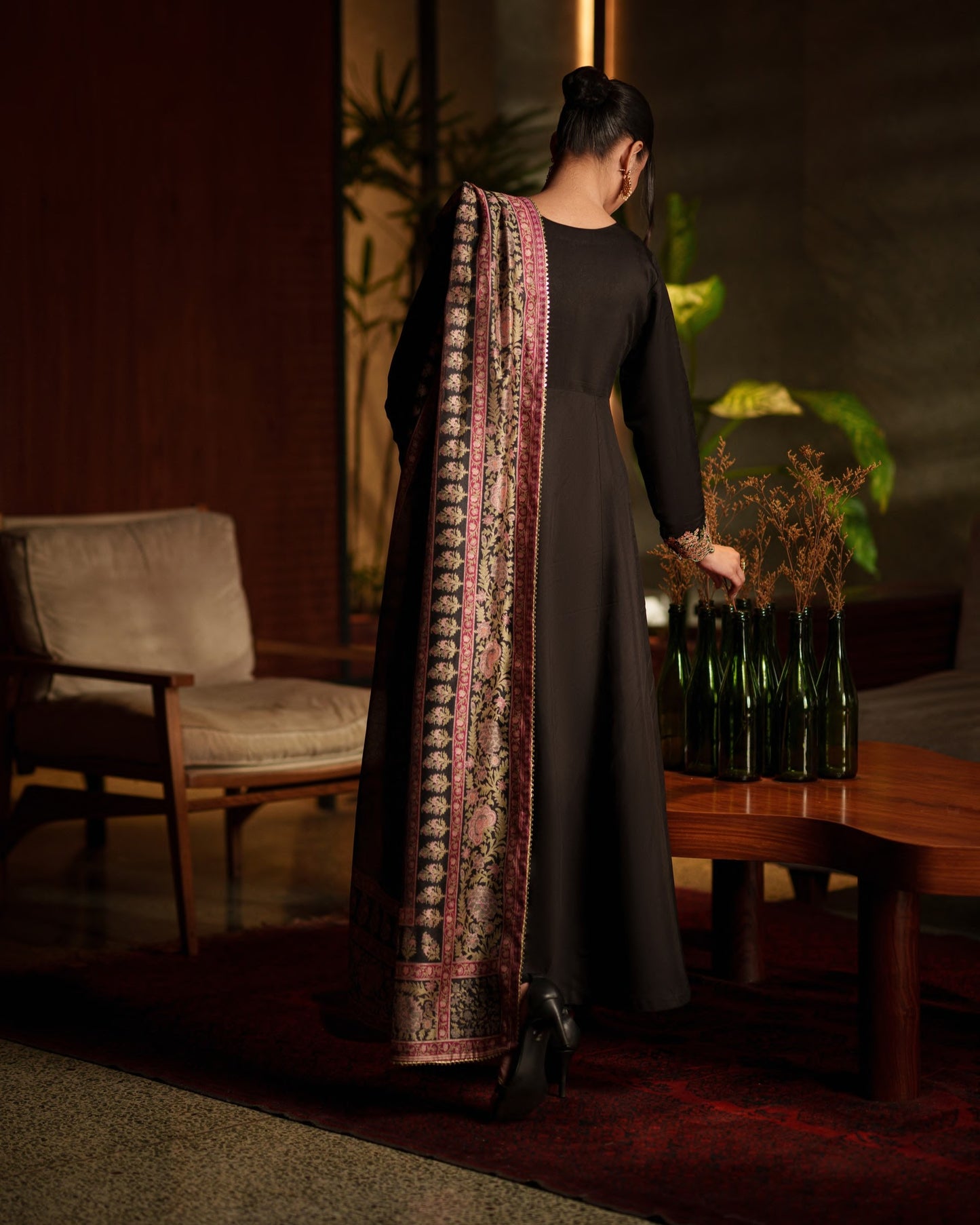 Elara Luxury Classic Black
