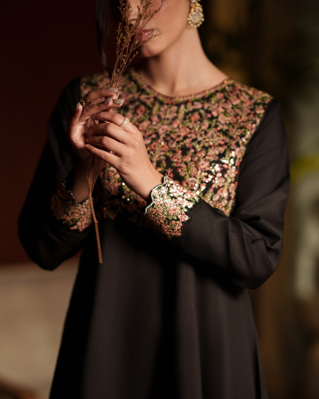Elara Luxury Classic Black