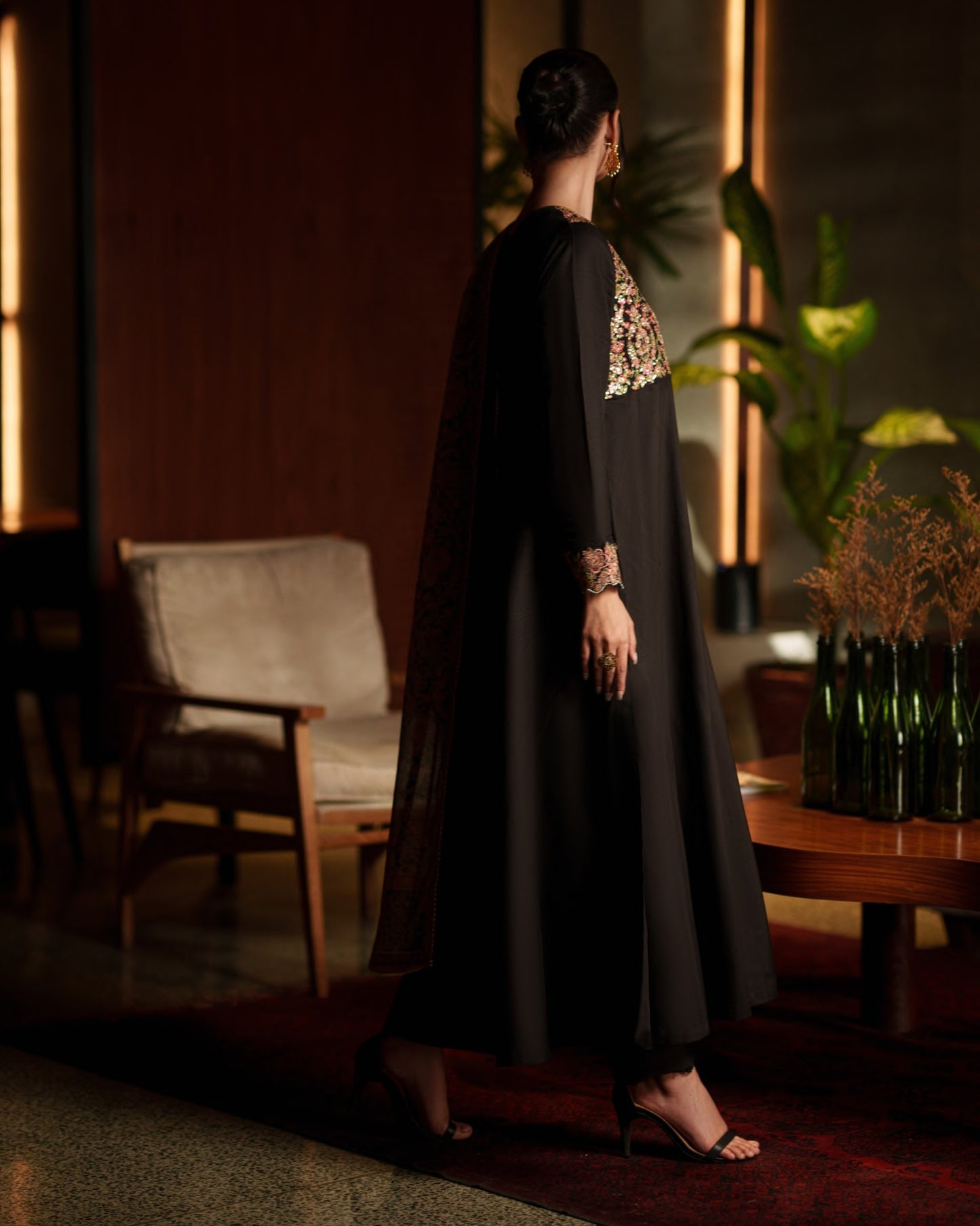 Elara Luxury Classic Black