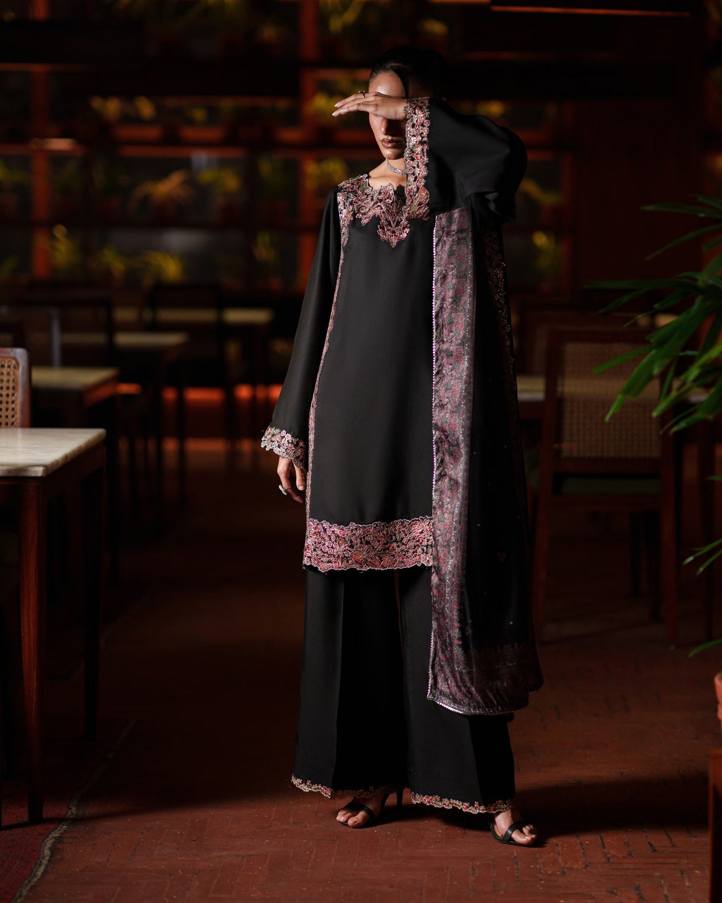 Eala Black