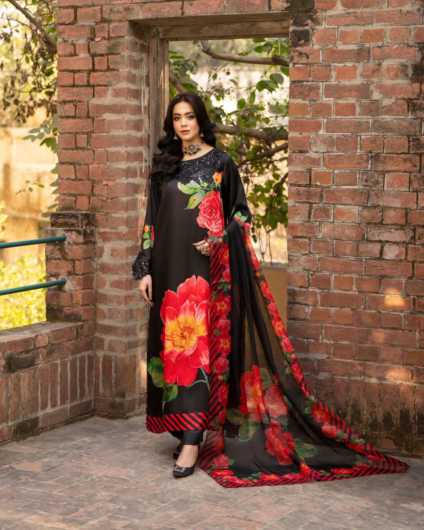 Karma Eliana 503 Flora Black