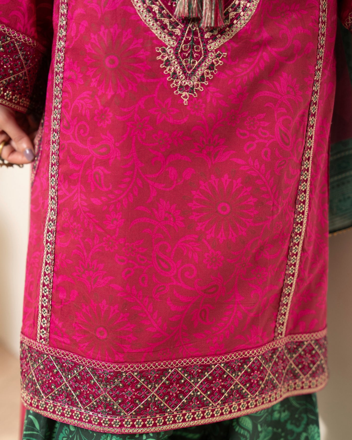 Karma Flora 1595 Cerise Pink
