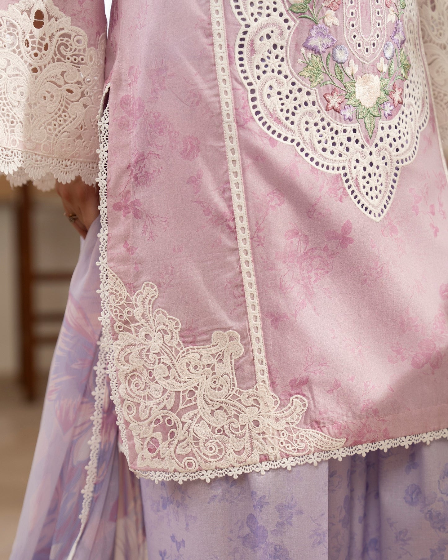 Karma Flora 1603 Dusty Lilac