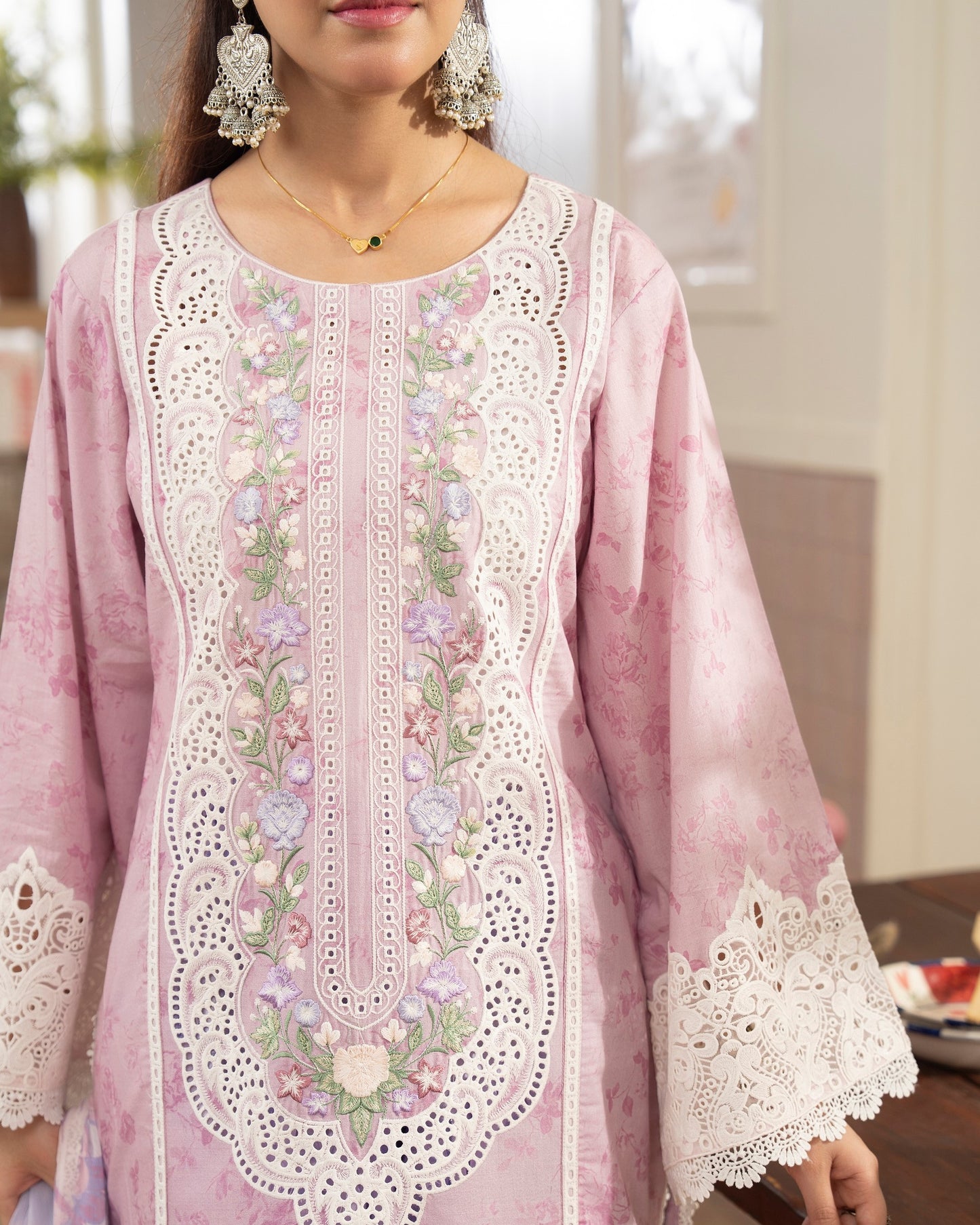 Karma Flora 1603 Dusty Lilac