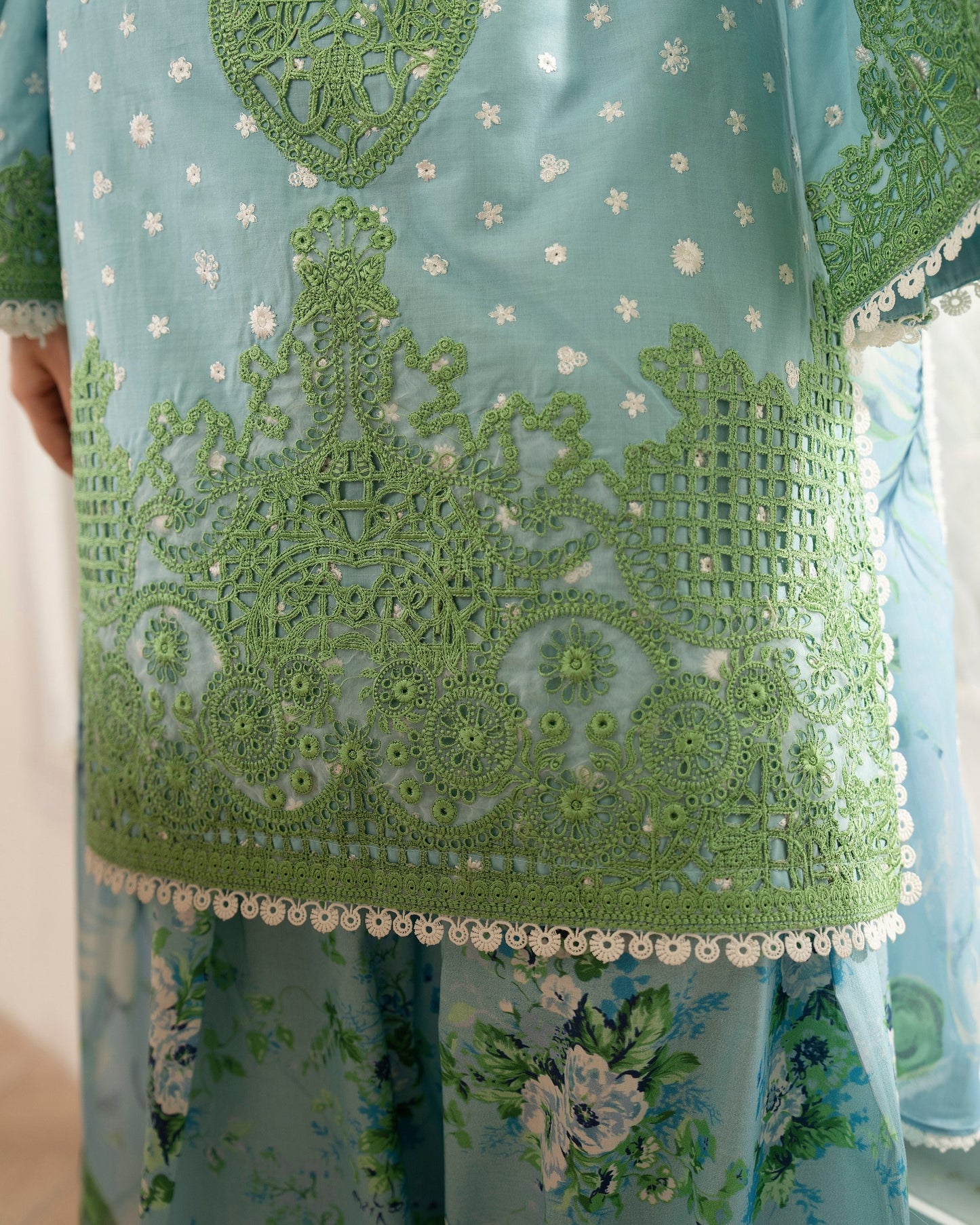 Karma Flora 1599 Misty Blue