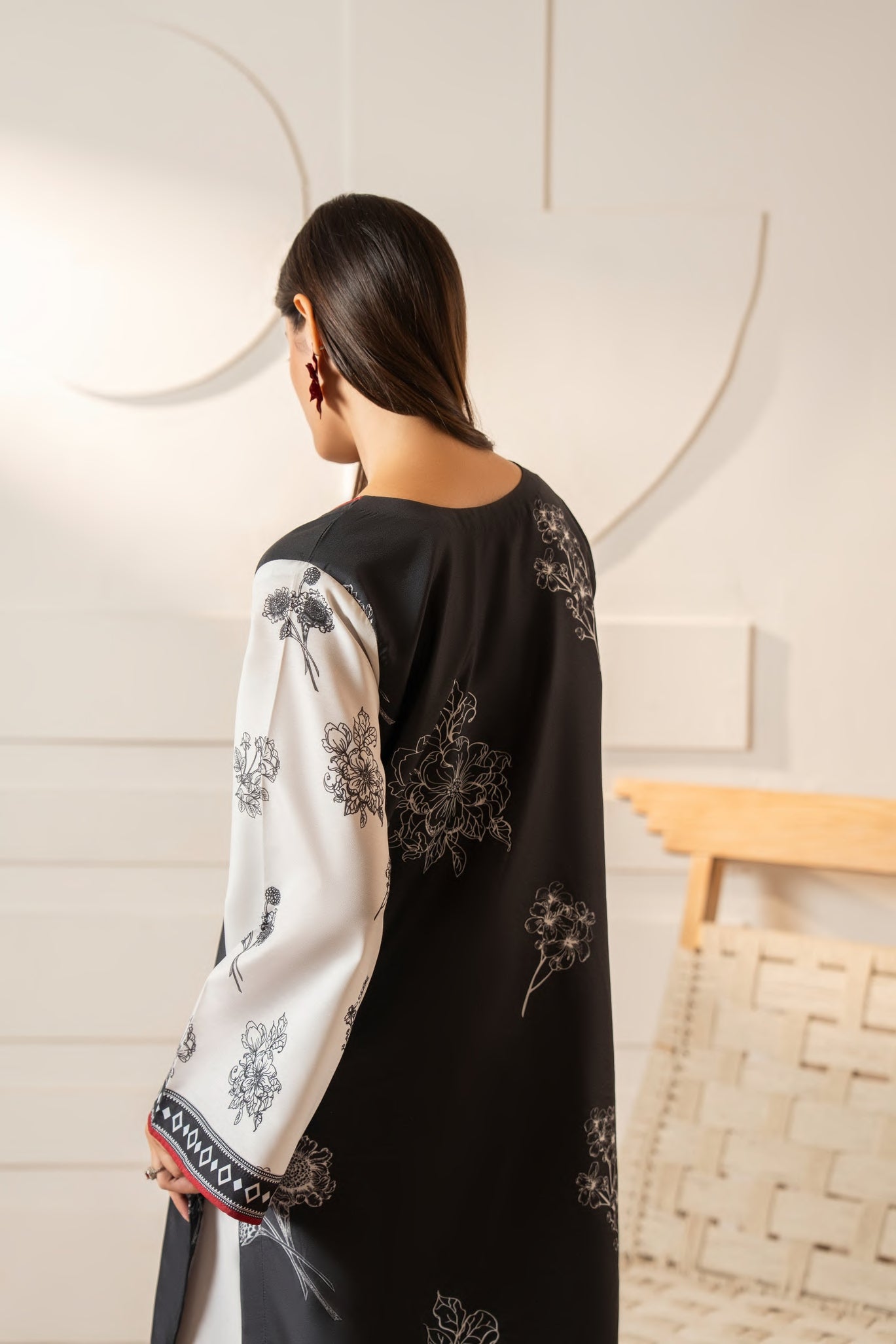 Gul-e-Jana Mono Chrome Muse