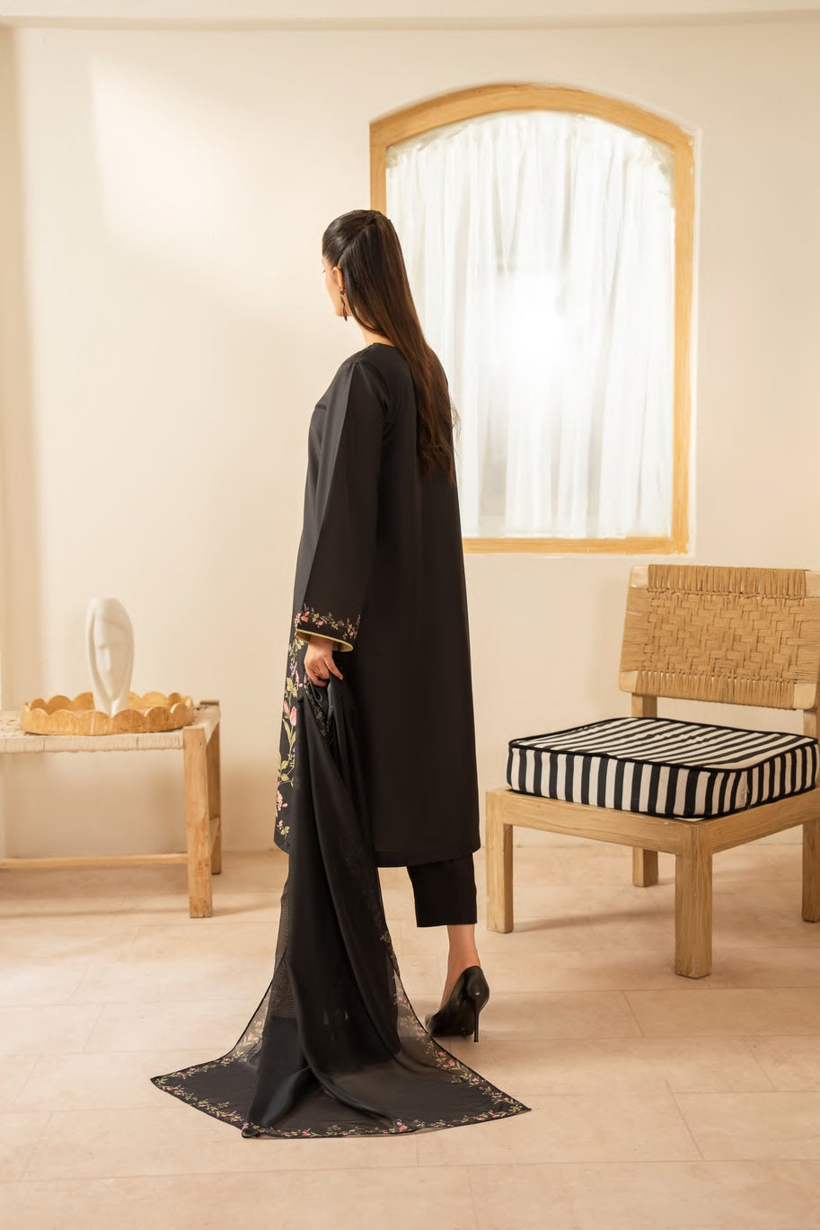 Gul-e-Jana Noir Garden