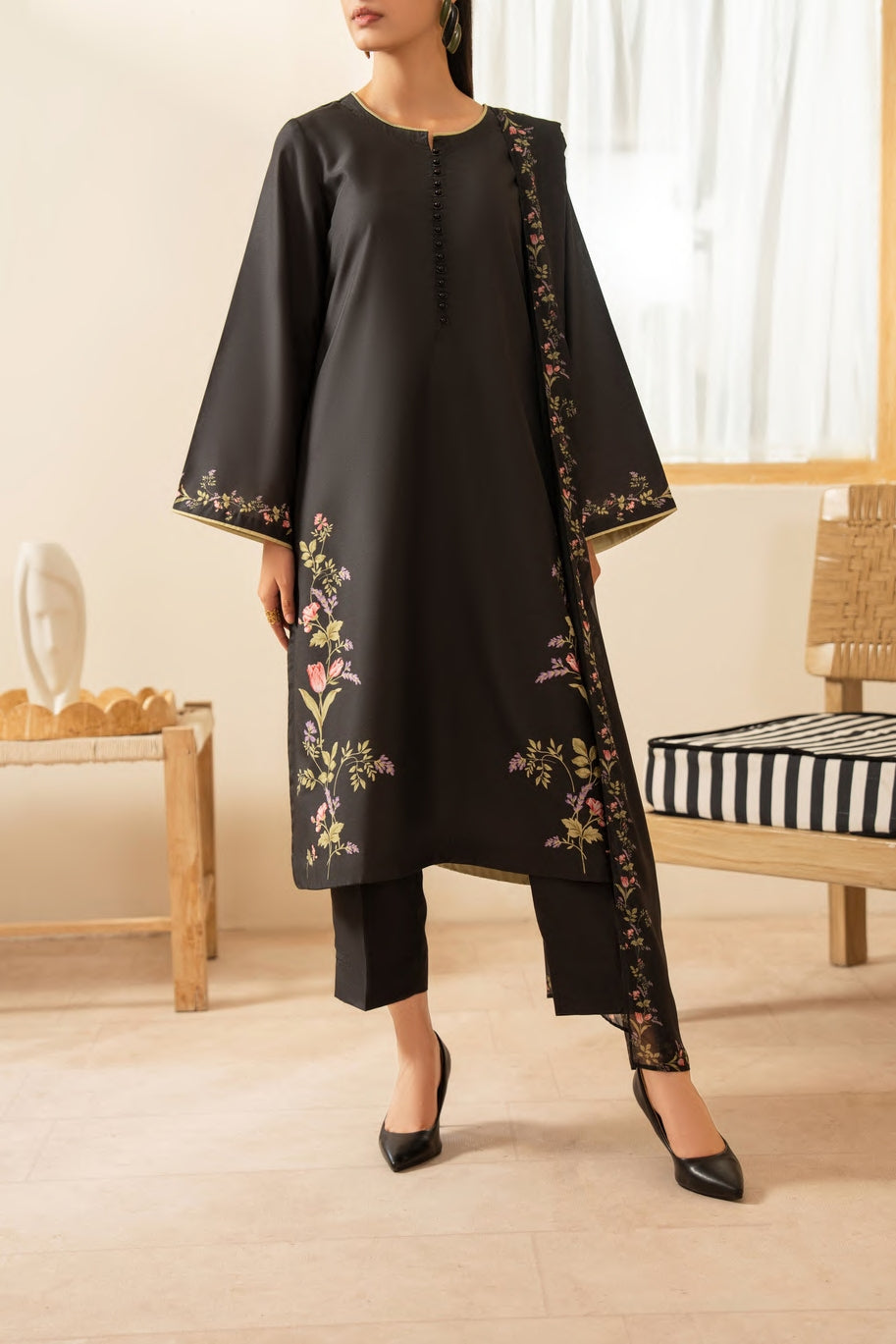 Gul-e-Jana Noir Garden