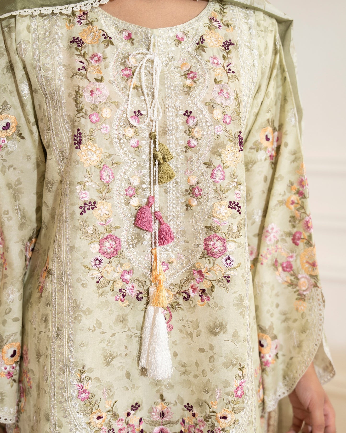 Karma Gul-Mahar 1594 Celadon Green
