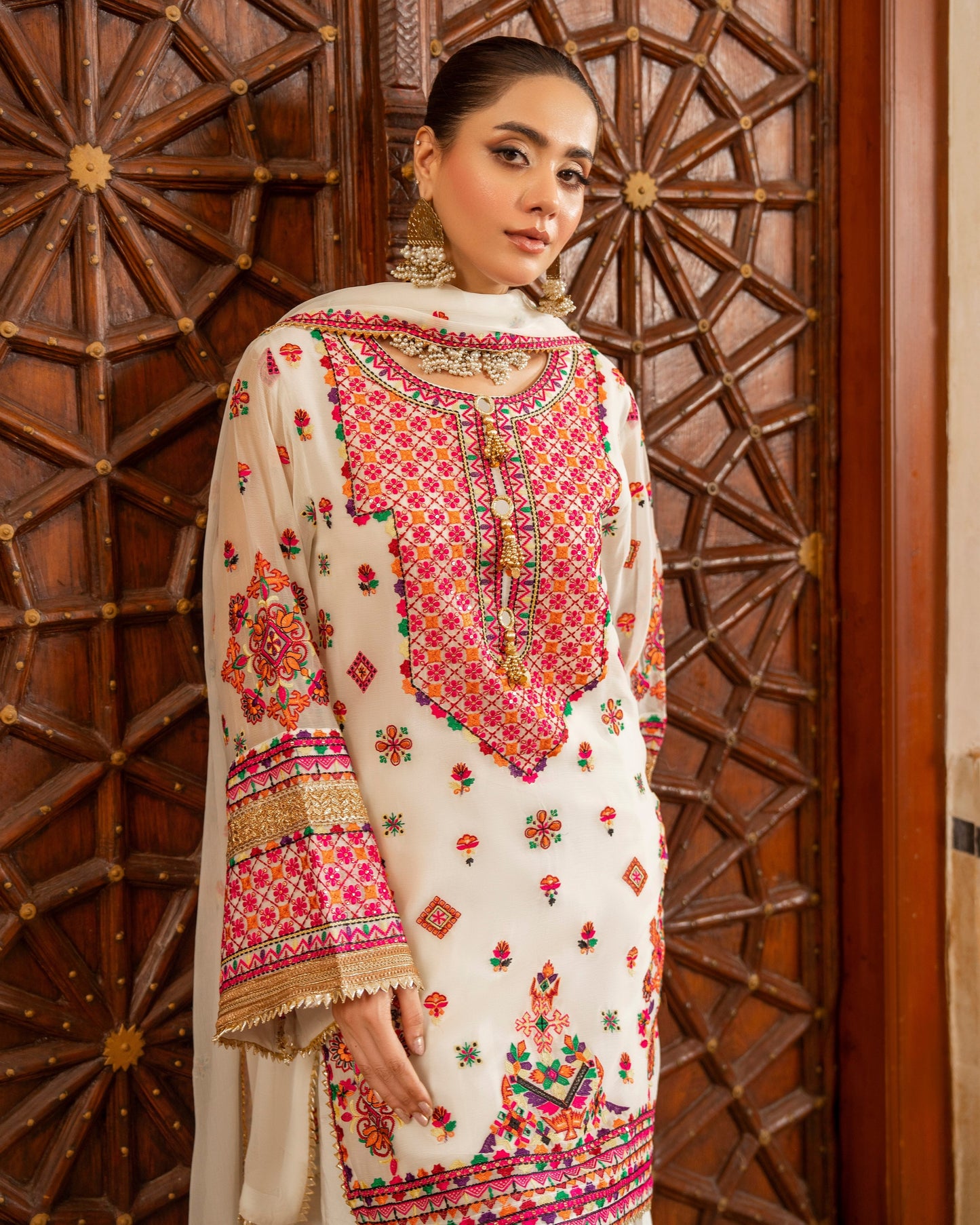 Karma Hayat 492 Chalk White
