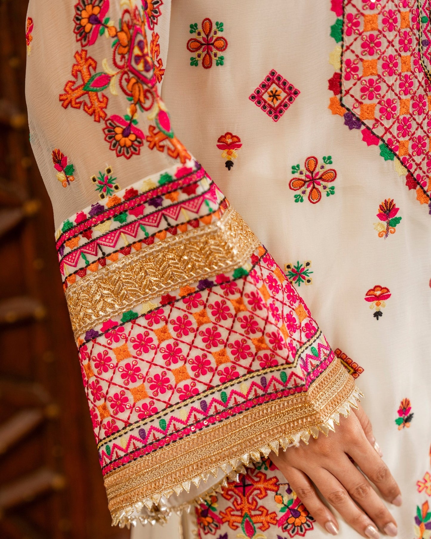 Karma Hayat 492 Chalk White