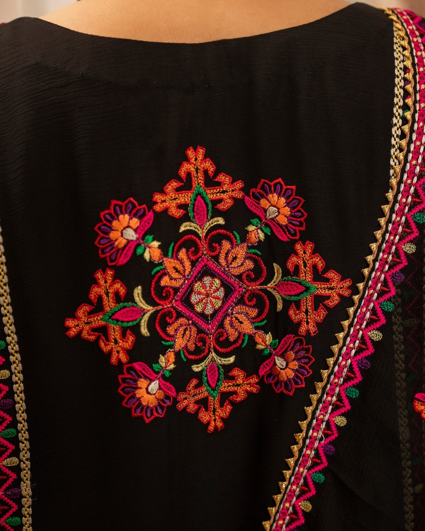 Karma Hayat 492 Pitch Black