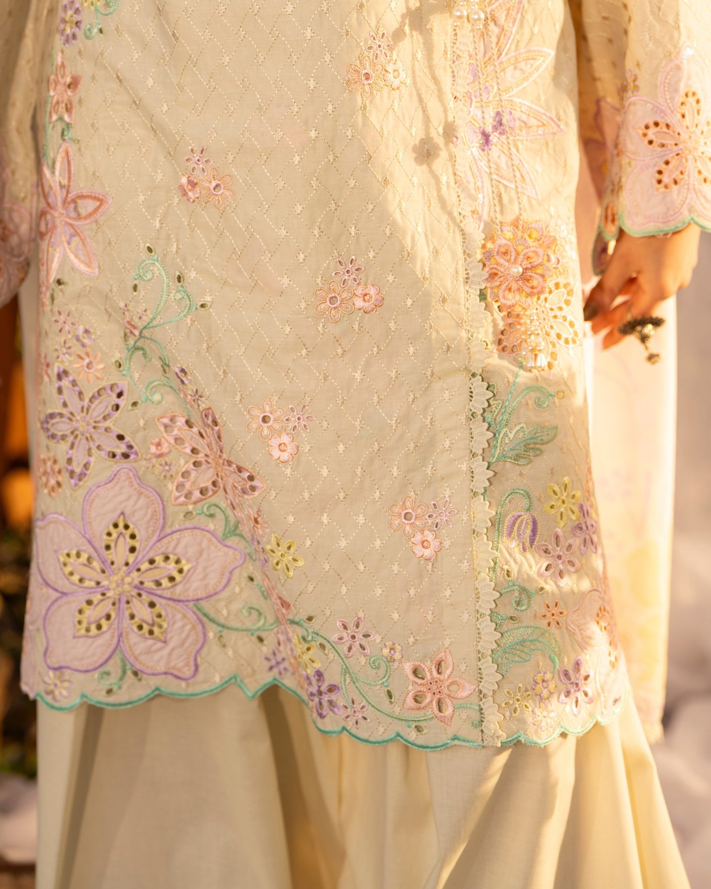 Karma Haya 1545 Egg Shell