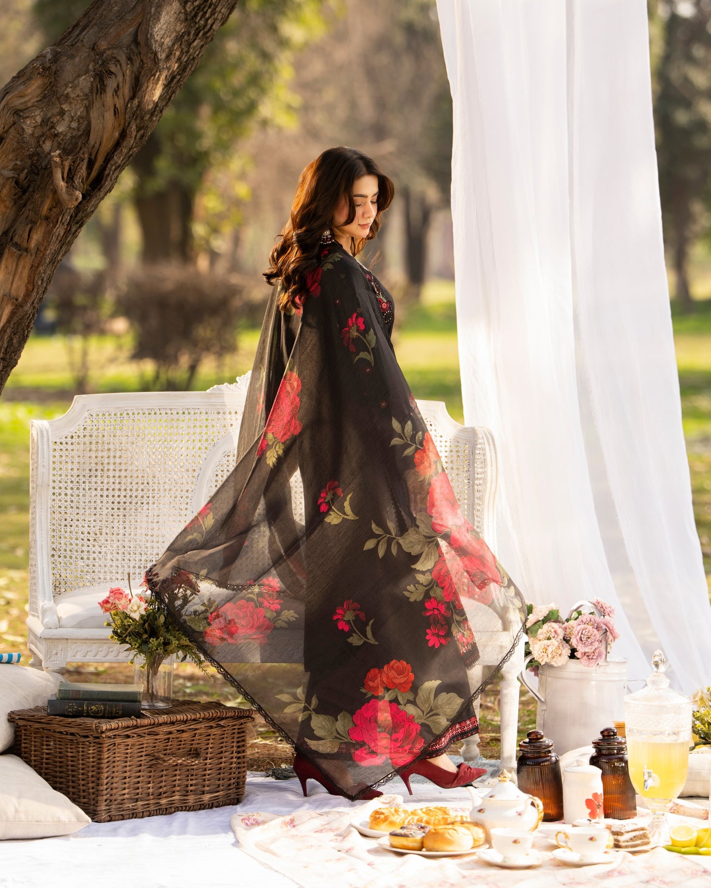 Karma Haya 1546 Black Flora