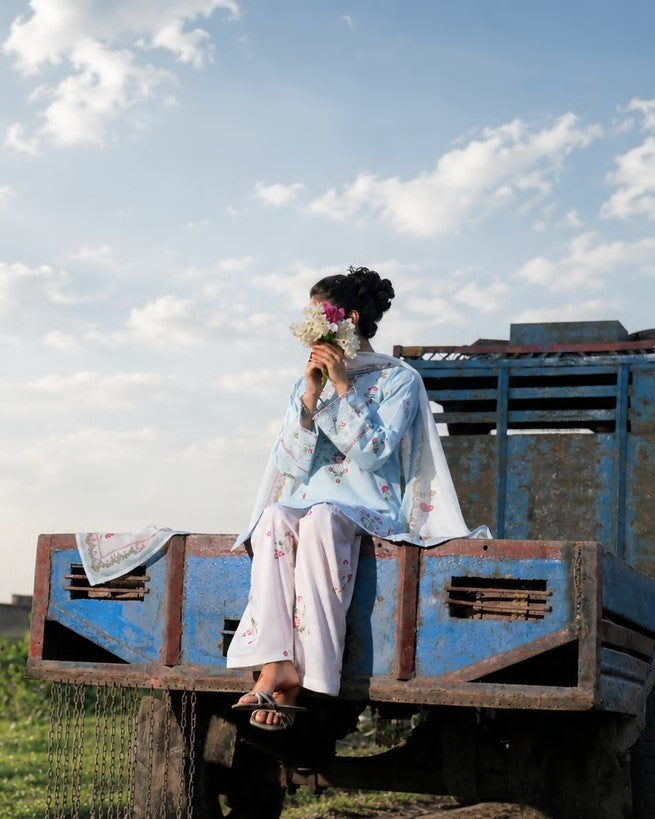Her Cloudveil Sky Blue