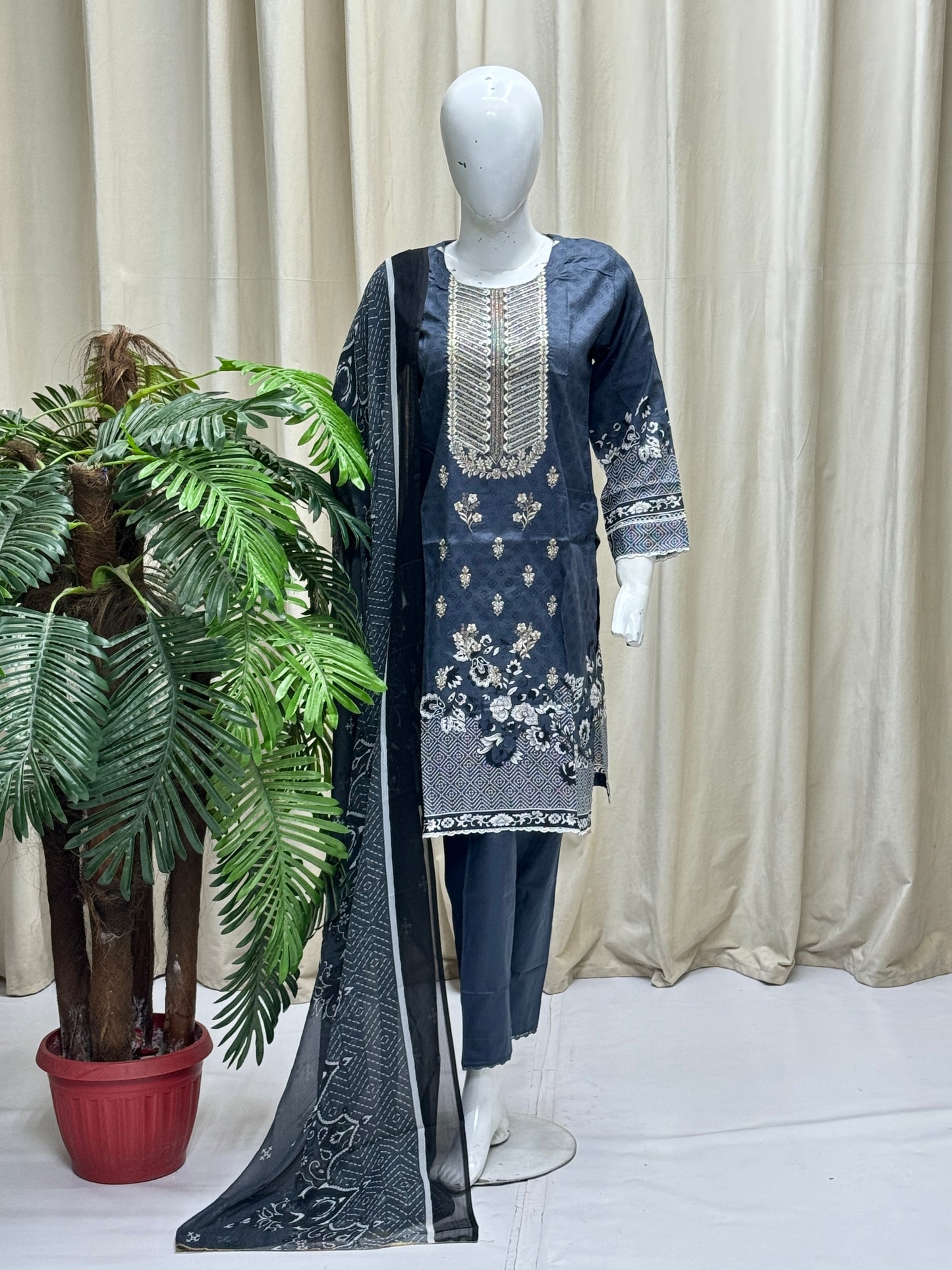 K&R Lawn - Chiffon Dupatta 245 Grey