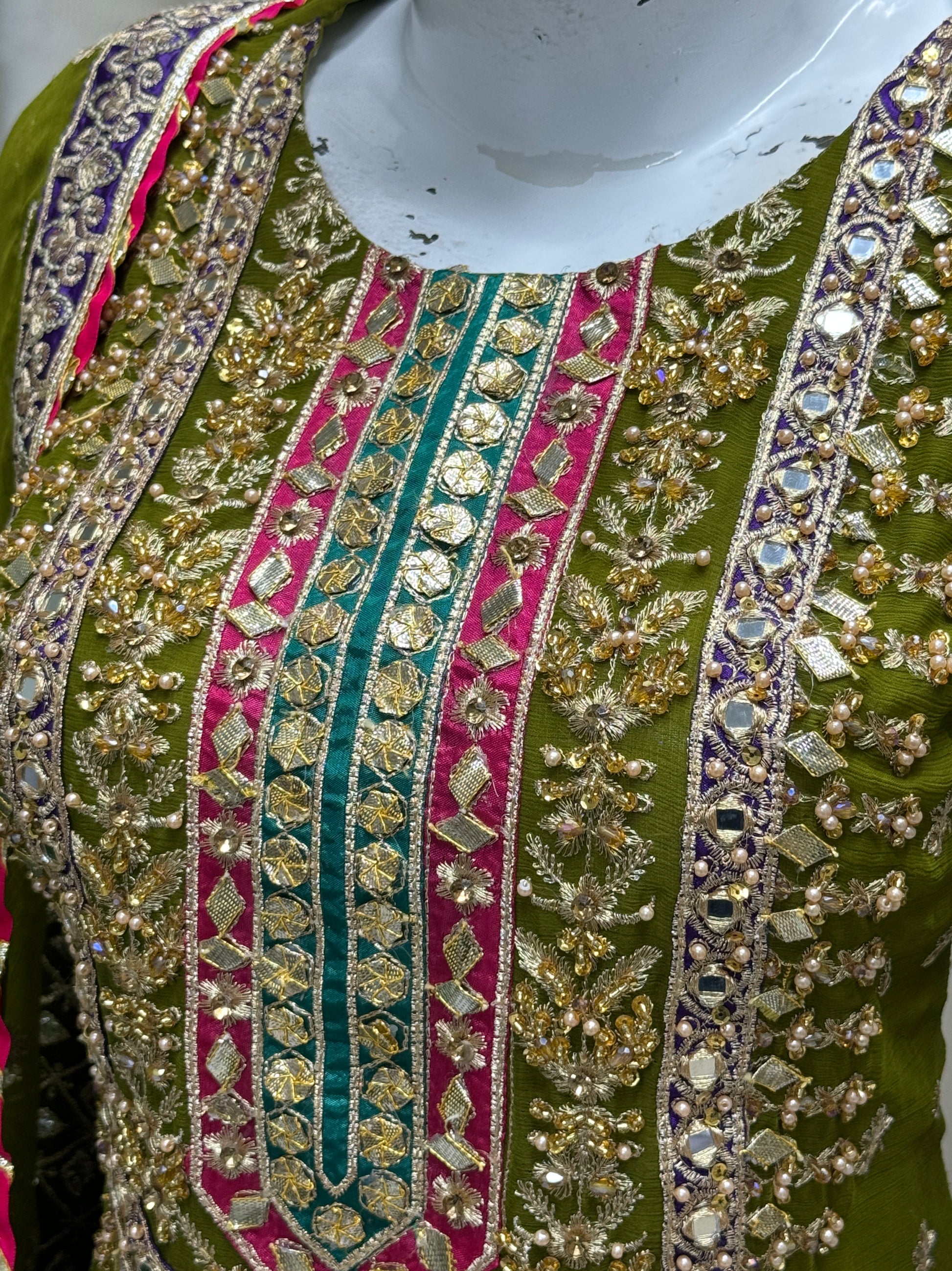 425 By SH Mehndi – Muslim Boutique - Main Image