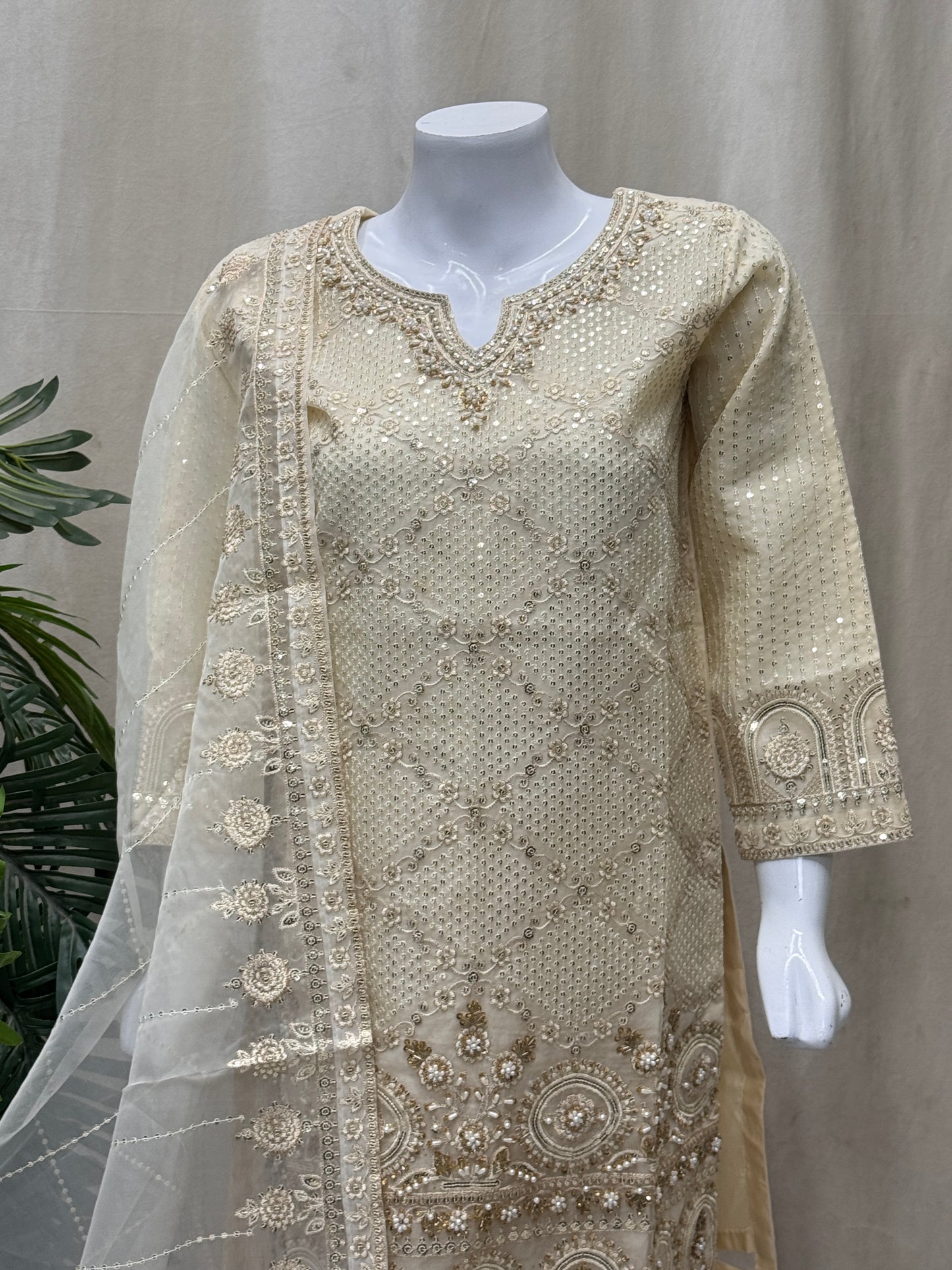 Veloura FG 167 Cream