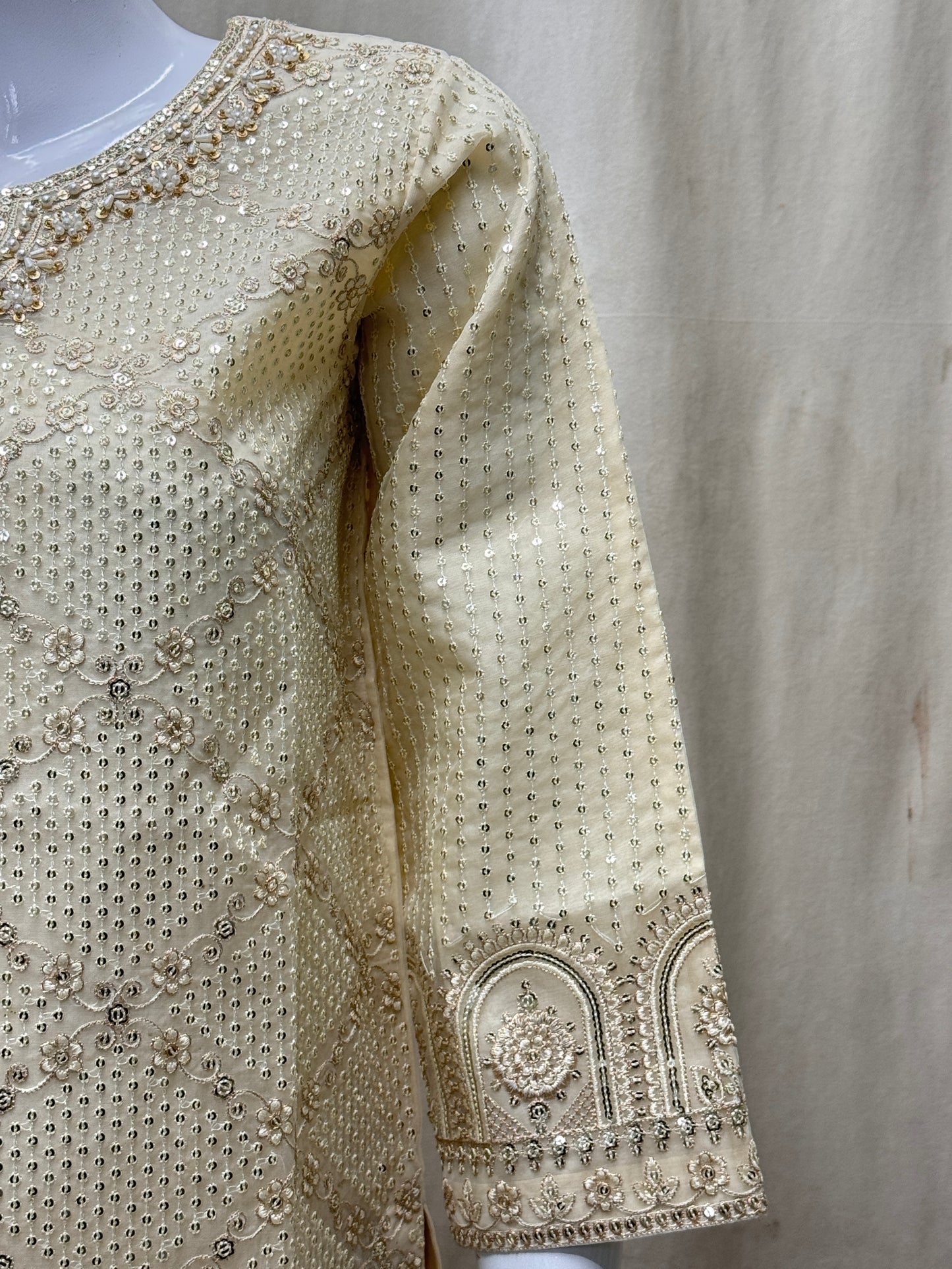 Veloura FG 167 Cream