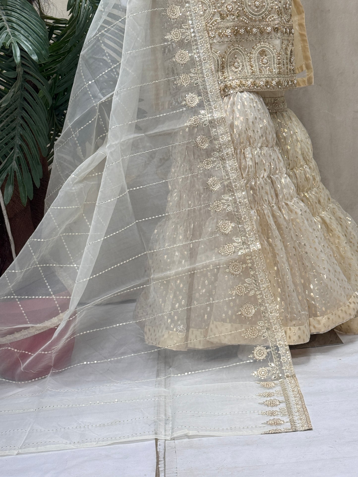 Veloura FG 167 Cream