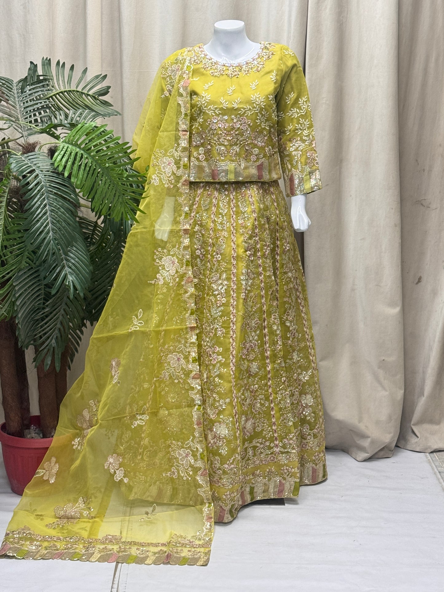 Noor-e-Bahar FG 166 MehndI