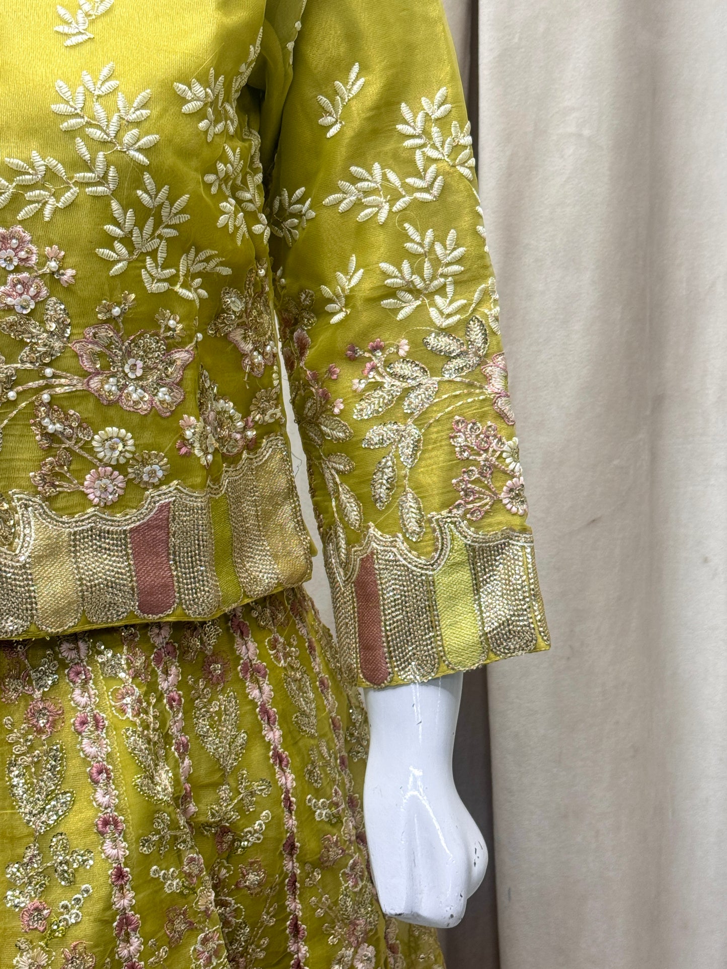 Noor-e-Bahar FG 166 MehndI