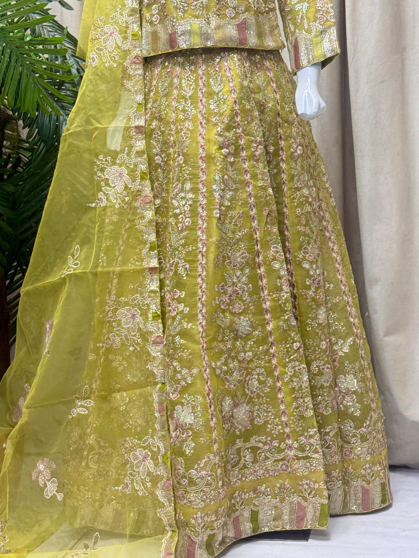 Noor-e-Bahar FG 166 MehndI